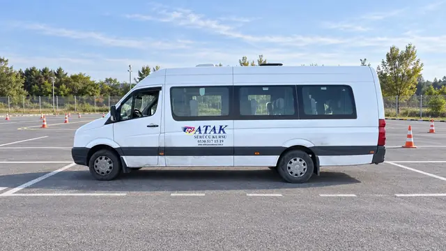 Atak Sürücü Kursu Volkswagen Crafter eğitim ve sınav aracı eğitim alanında